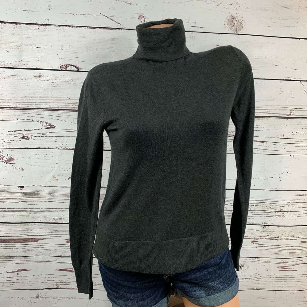 Zara Knitwear Gray Light Weight Turtleneck Sweater